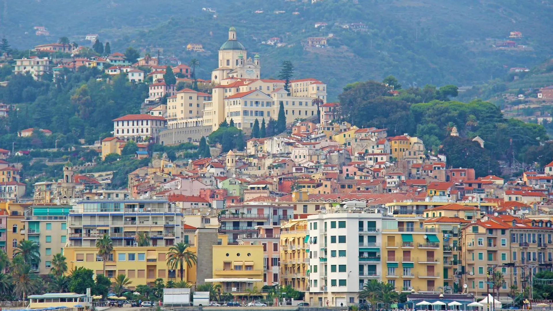 Heroes Apartment Sanremo Centro - Happy Rentals 0*,  Italy